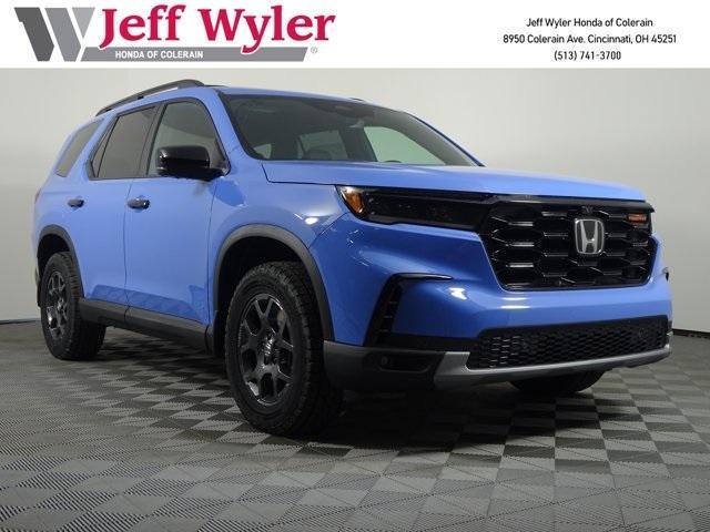 new 2025 Honda Pilot car, priced at $48,619