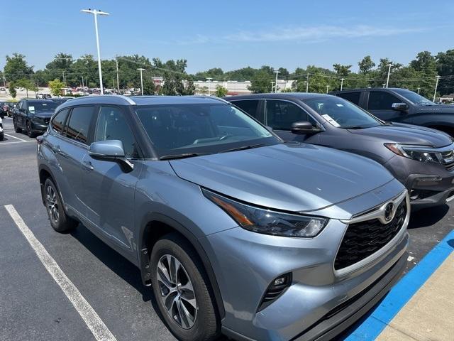 used 2023 Toyota Highlander car, priced at $40,934