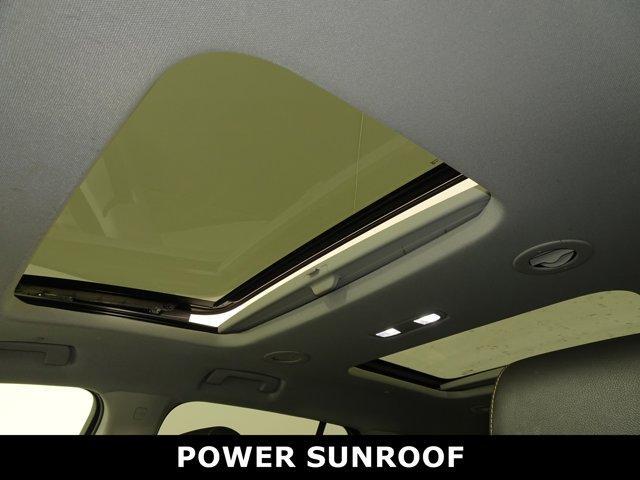 used 2021 Chevrolet Traverse car, priced at $29,166