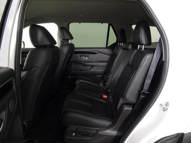 new 2025 Honda Pilot car, priced at $45,695