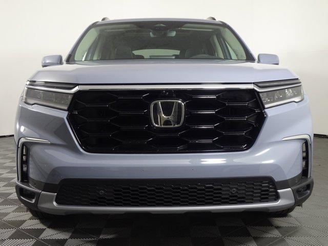 new 2025 Honda Pilot car, priced at $55,660