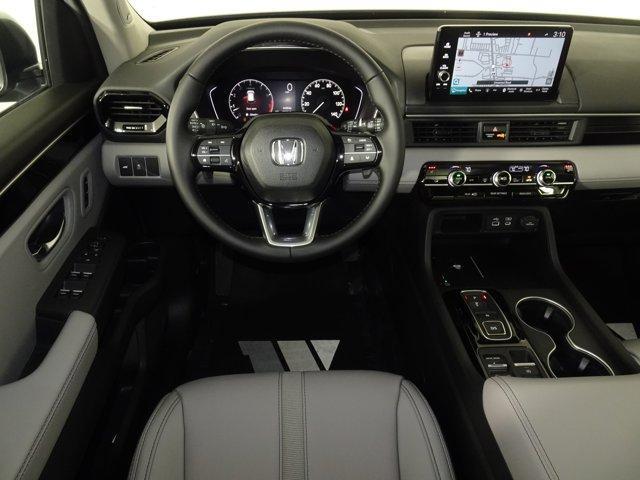 new 2025 Honda Pilot car, priced at $51,095