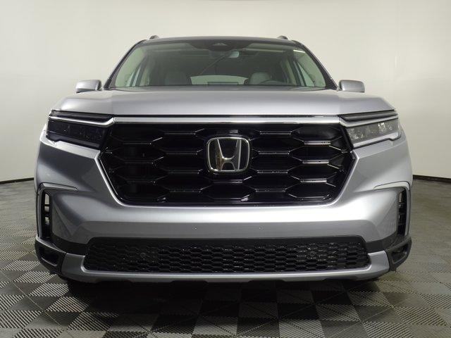 new 2025 Honda Pilot car, priced at $51,095