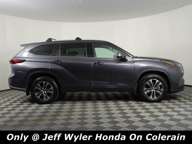 used 2022 Toyota Highlander car, priced at $36,184