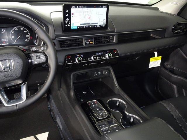 new 2025 Honda Pilot car, priced at $51,095