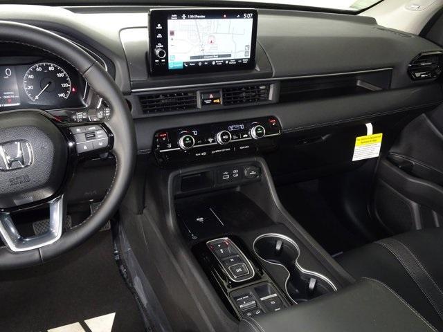 new 2025 Honda Pilot car, priced at $50,595