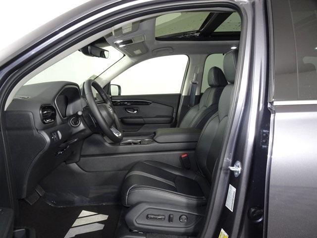new 2025 Honda Pilot car, priced at $50,595