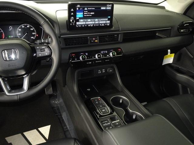 new 2025 Honda Pilot car, priced at $47,825