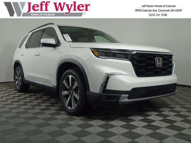 new 2025 Honda Pilot car, priced at $50,950