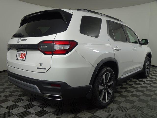 new 2025 Honda Pilot car, priced at $50,950