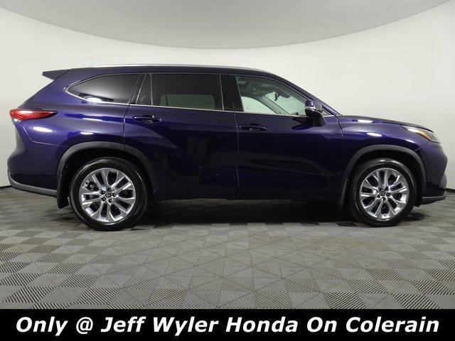 used 2022 Toyota Highlander car, priced at $36,132