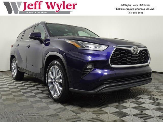 used 2022 Toyota Highlander car, priced at $36,225