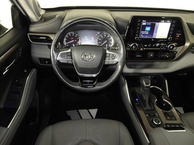 used 2022 Toyota Highlander car, priced at $36,132