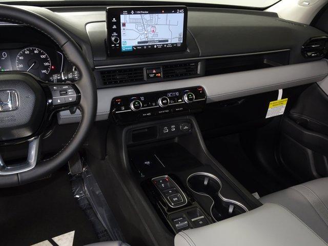 new 2025 Honda Pilot car, priced at $49,566