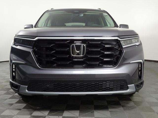new 2025 Honda Pilot car, priced at $49,377