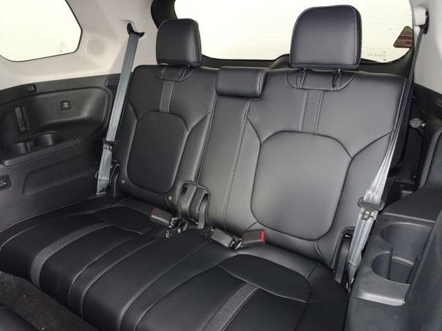 new 2025 Honda Pilot car, priced at $49,377