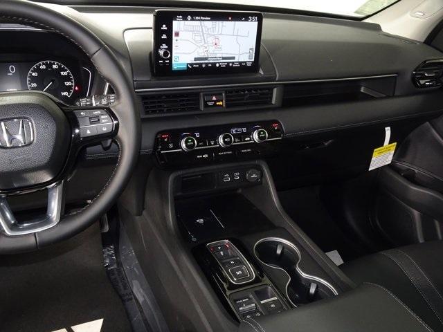 new 2025 Honda Pilot car, priced at $47,276