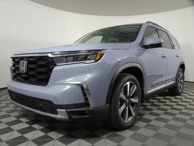 new 2025 Honda Pilot car, priced at $49,971