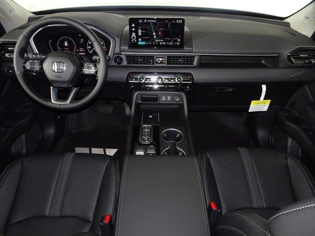 new 2025 Honda Pilot car, priced at $49,971