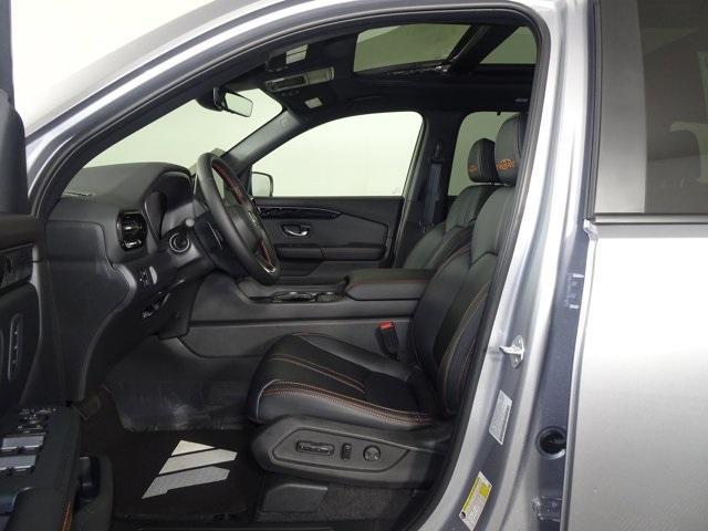 new 2025 Honda Pilot car, priced at $47,833