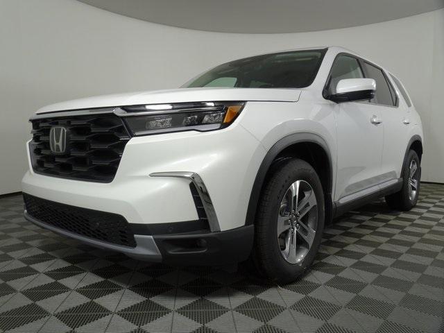 new 2025 Honda Pilot car, priced at $47,050