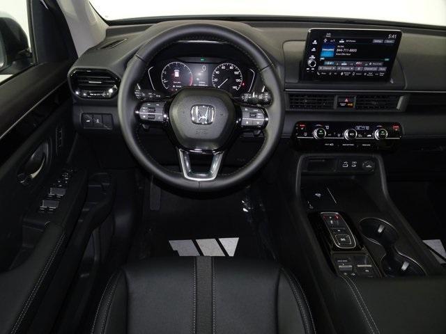 new 2025 Honda Pilot car, priced at $47,050