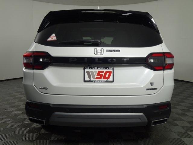 new 2025 Honda Pilot car, priced at $49,950