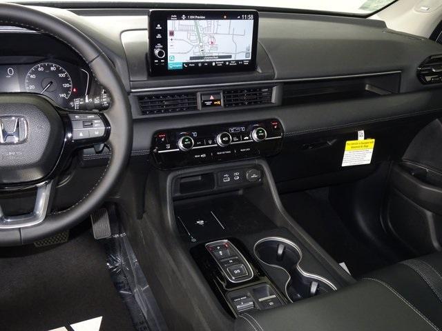 new 2025 Honda Pilot car, priced at $49,950