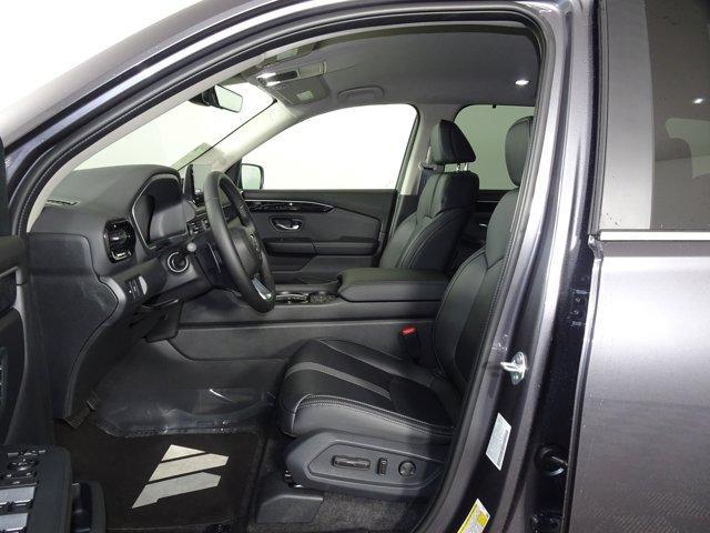 new 2025 Honda Pilot car, priced at $46,095