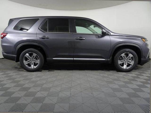 new 2025 Honda Pilot car, priced at $46,095