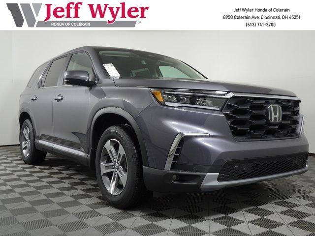 new 2025 Honda Pilot car, priced at $46,095