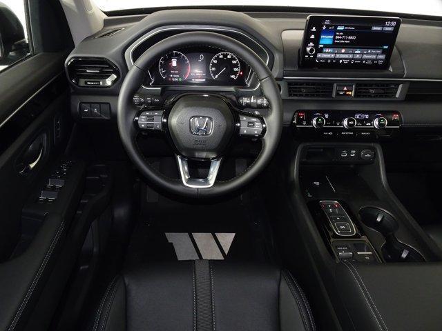 new 2025 Honda Pilot car, priced at $46,095