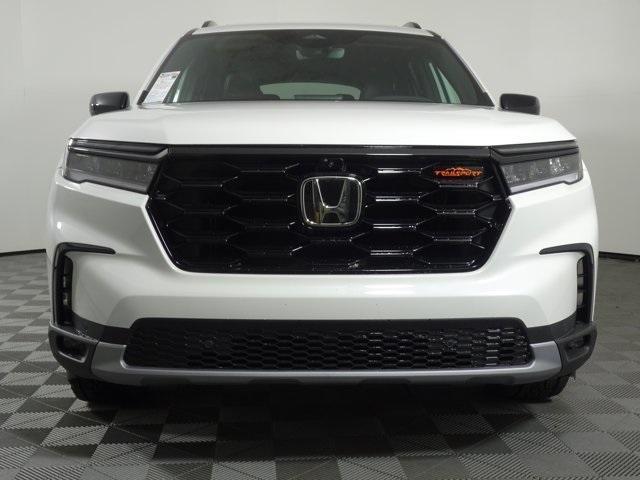 new 2025 Honda Pilot car, priced at $50,750