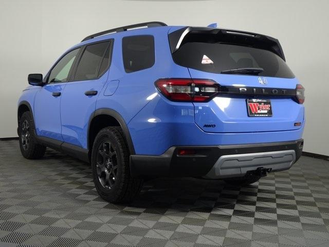 new 2025 Honda Pilot car, priced at $48,574