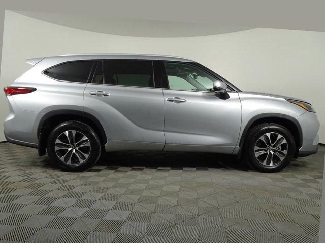 used 2022 Toyota Highlander car, priced at $38,498