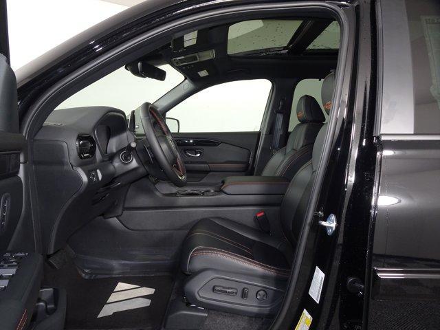 new 2025 Honda Pilot car, priced at $50,195