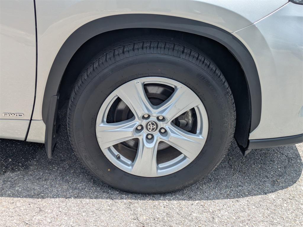 used 2023 Toyota Highlander Hybrid car, priced at $32,325
