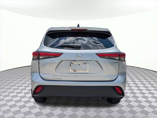 used 2023 Toyota Highlander Hybrid car, priced at $35,321