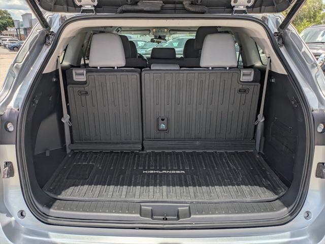 used 2023 Toyota Highlander Hybrid car, priced at $35,321