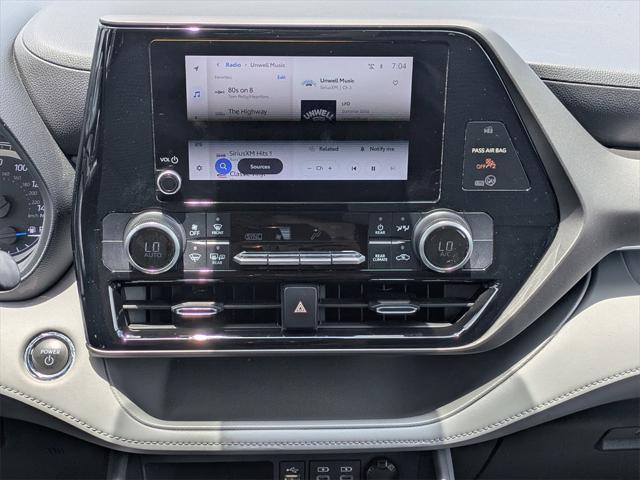 used 2023 Toyota Highlander Hybrid car, priced at $35,321