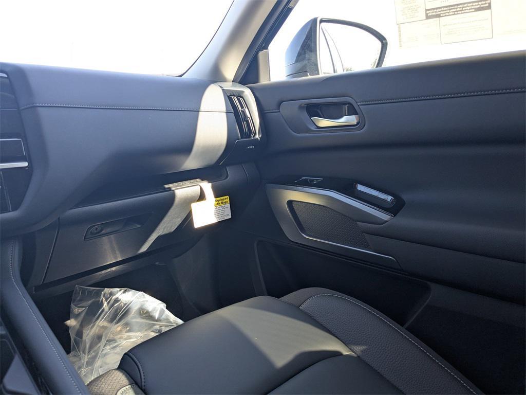 new 2025 Nissan Pathfinder car, priced at $33,590