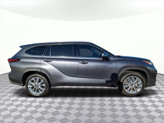 used 2022 Toyota Highlander Hybrid car, priced at $37,697