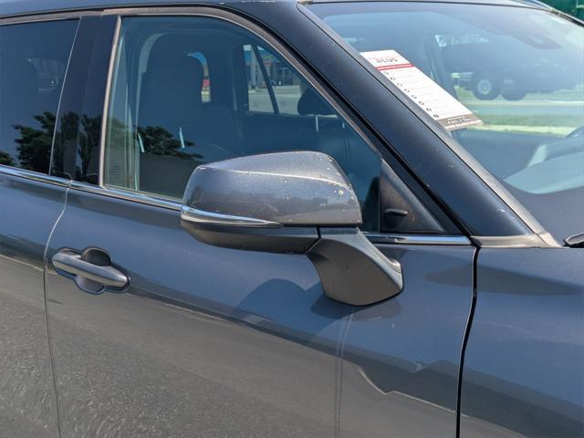 used 2020 Toyota Highlander car, priced at $28,183