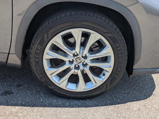 used 2020 Toyota Highlander car, priced at $28,183