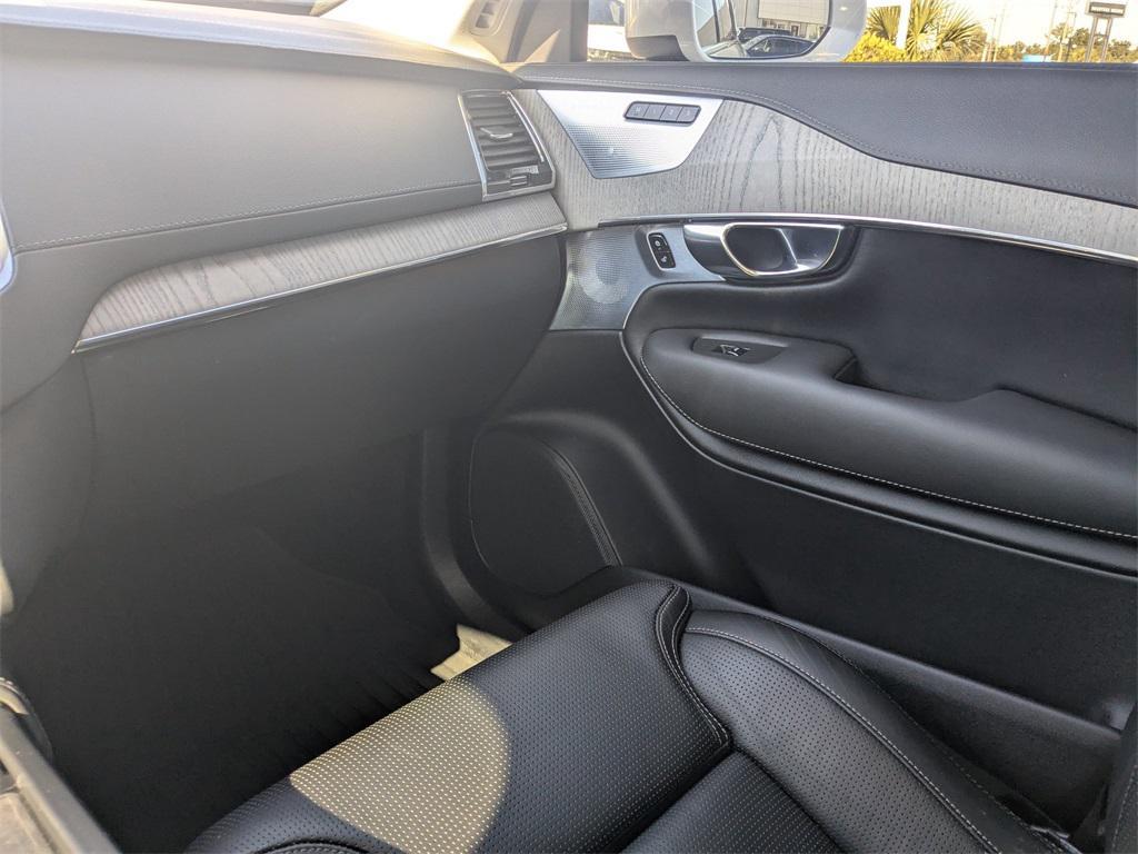 used 2022 Volvo XC90 Recharge Plug-In Hybrid car, priced at $33,429