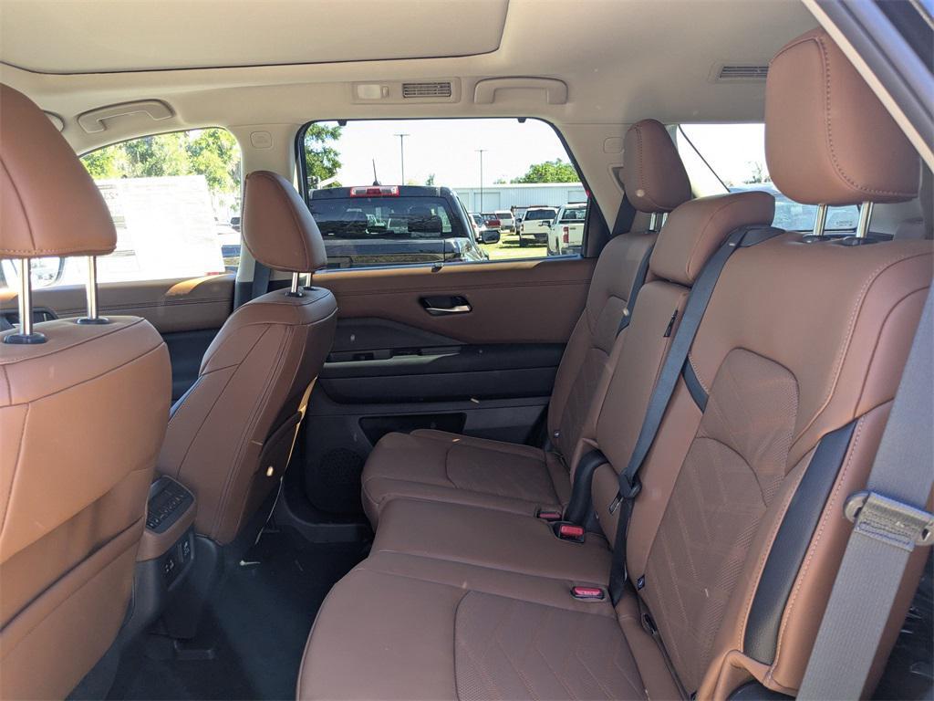 new 2025 Nissan Pathfinder car, priced at $43,763