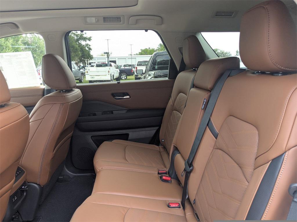 new 2025 Nissan Pathfinder car, priced at $42,257