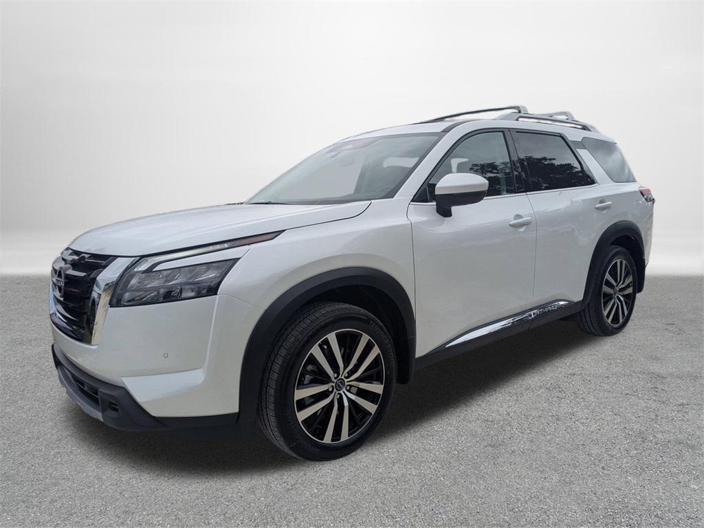 new 2025 Nissan Pathfinder car, priced at $42,257