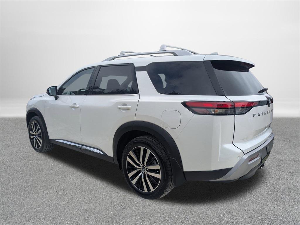 new 2025 Nissan Pathfinder car, priced at $42,257