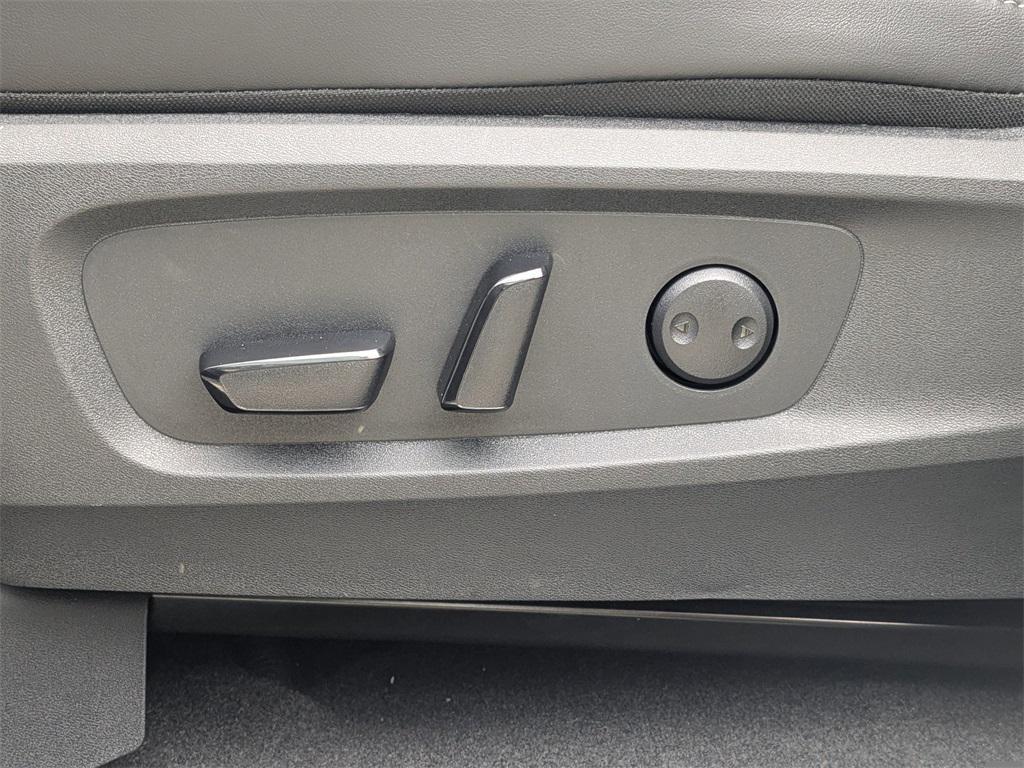 new 2025 Nissan Pathfinder car, priced at $42,044